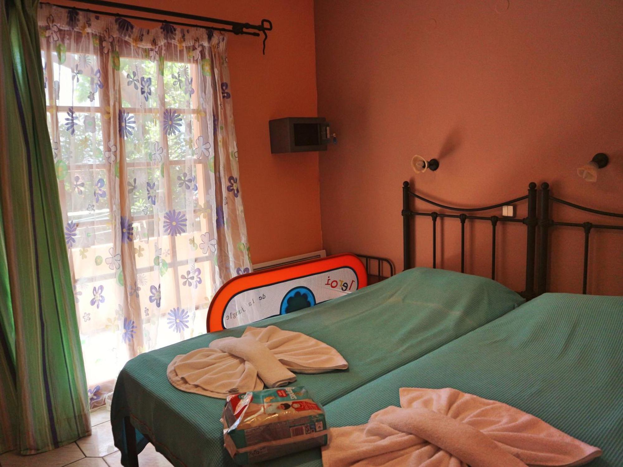 Villa Eleni Seaside Apartments Platanias  Phòng bức ảnh